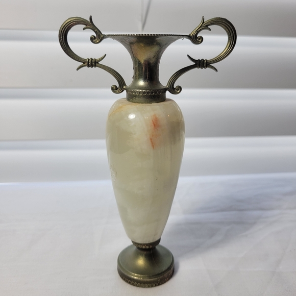 VINTAGE DECORATIVE ONIX AND BRASS VASE SMALL - Picture 7 of 11
